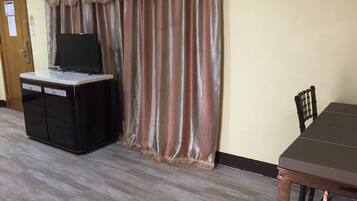 Desk, rollaway beds, bed sheets