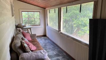 Romantic Cottage, 2 Bedrooms (Managers Cottage) | 1 bedroom, Egyptian cotton sheets, premium bedding, pillow-top beds