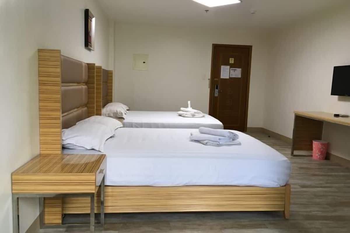 Desk, rollaway beds, bed sheets