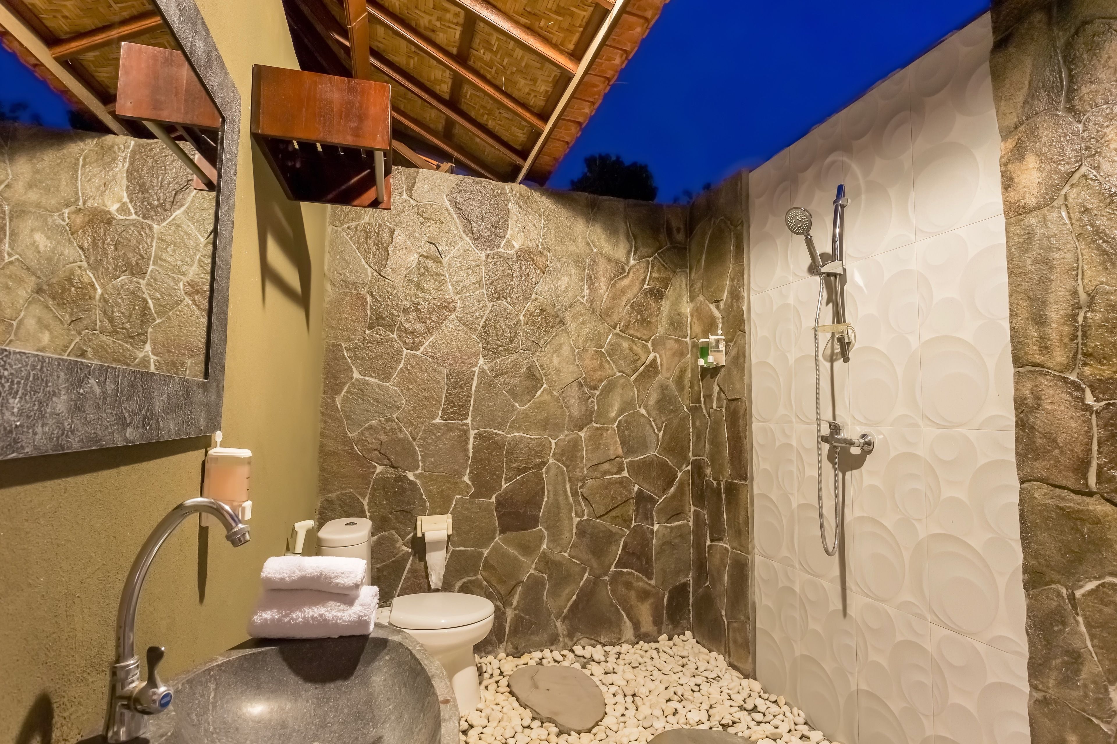 shower, hydromassage showerhead, free toiletries, bathrobes