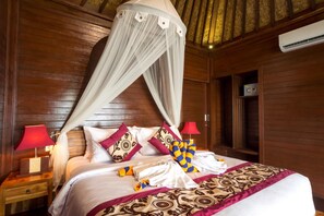 In-room safe, desk, blackout curtains, free WiFi - The Bridge Huts (Ceningan Island)