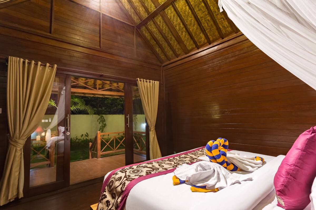 in-room safe, desk, blackout curtains, rollaway beds