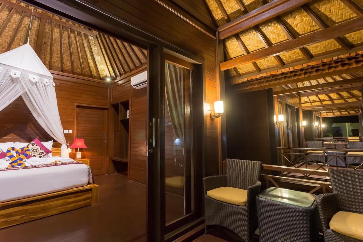 in-room safe, desk, blackout curtains, rollaway beds