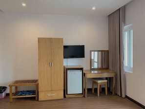Habitación Deluxe, balcón | Minibar, caja fuerte, escritorio y wifi gratis