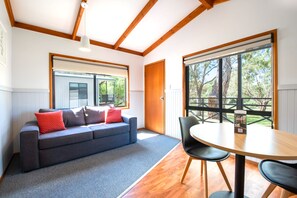 Living area - Echo Holiday Parks - Naracoorte (Naracoorte)