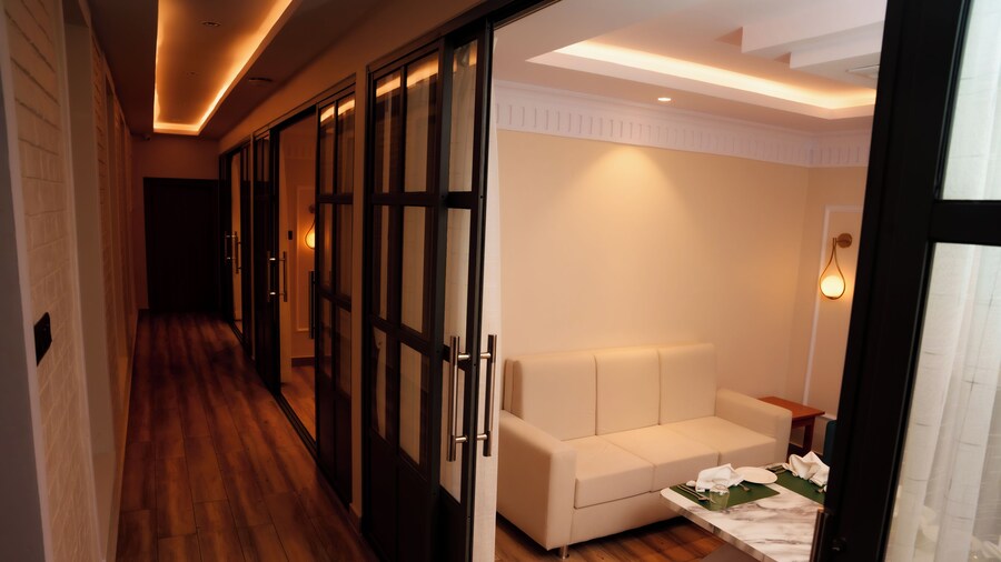 Dreamland Gold Resort