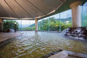 Indoor spa tub - Yufuin Onsen Yufuin Nanairo No Kaze (Yufu)