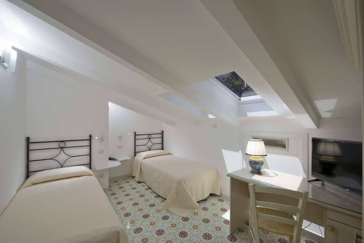 Standard-Zweibettzimmer, 1 Schlafzimmer, Nichtraucher | 1 Schlafzimmer, hochwertige Bettwaren, Daunenbettdecken