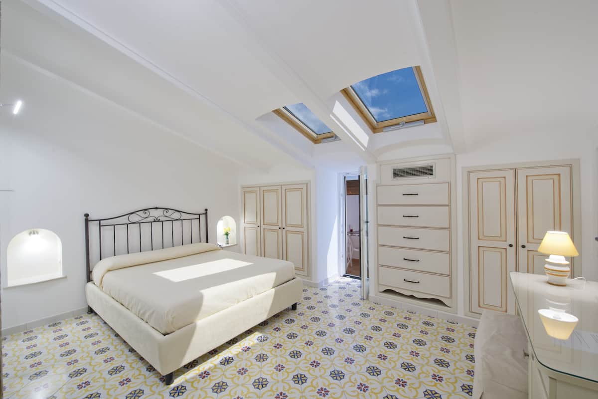 Deluxe-Doppelzimmer, 1 Schlafzimmer, Nichtraucher (extra bed) | 1 Schlafzimmer, hochwertige Bettwaren, Daunenbettdecken
