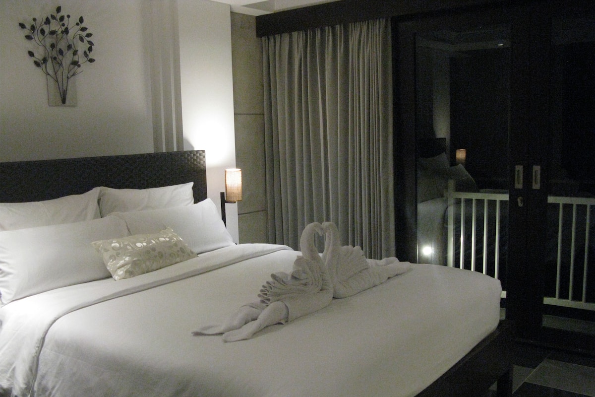 Superior Double Room, 1 Queen Bed | Premium bedding, pillowtop beds, minibar, in-room safe