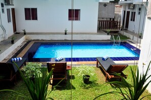 屋内プール、屋外プール