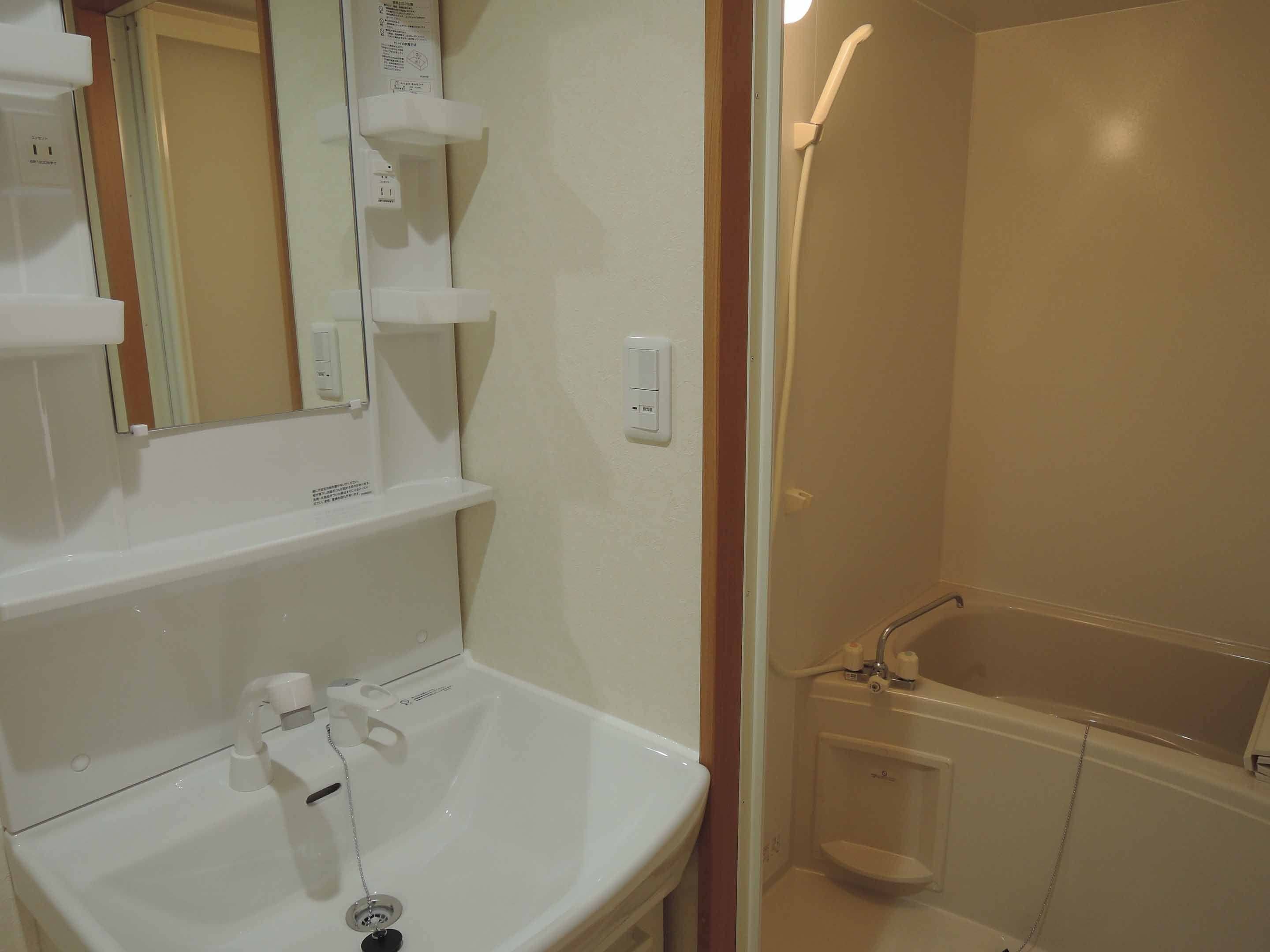 1 Bed Room, Dining Room and Kitchen (Up to 3 Guests) | Room amenity