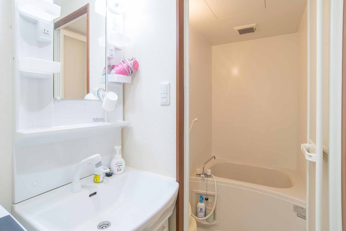 1 Bed Room, Dining Room and Kitchen (Up to 3 Guests)