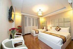 Minibar, desk, blackout curtains, free WiFi - Ace Hotel Ben Thanh (Ho Chi Minh City)
