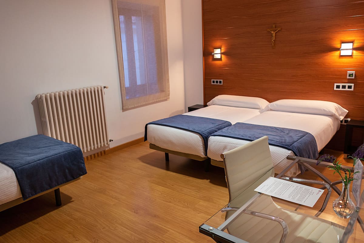 triple room | 1 bedroom, desk, laptop workspace, free wifi