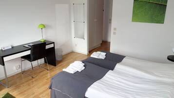 Dobbeltværelse - havudsigt | Skrivebord, mørklægningsgardiner, strygejern/strygebræt, gratis Wi-Fi