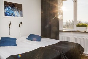 Standard Double Room | Desk, blackout drapes, iron/ironing board, free WiFi