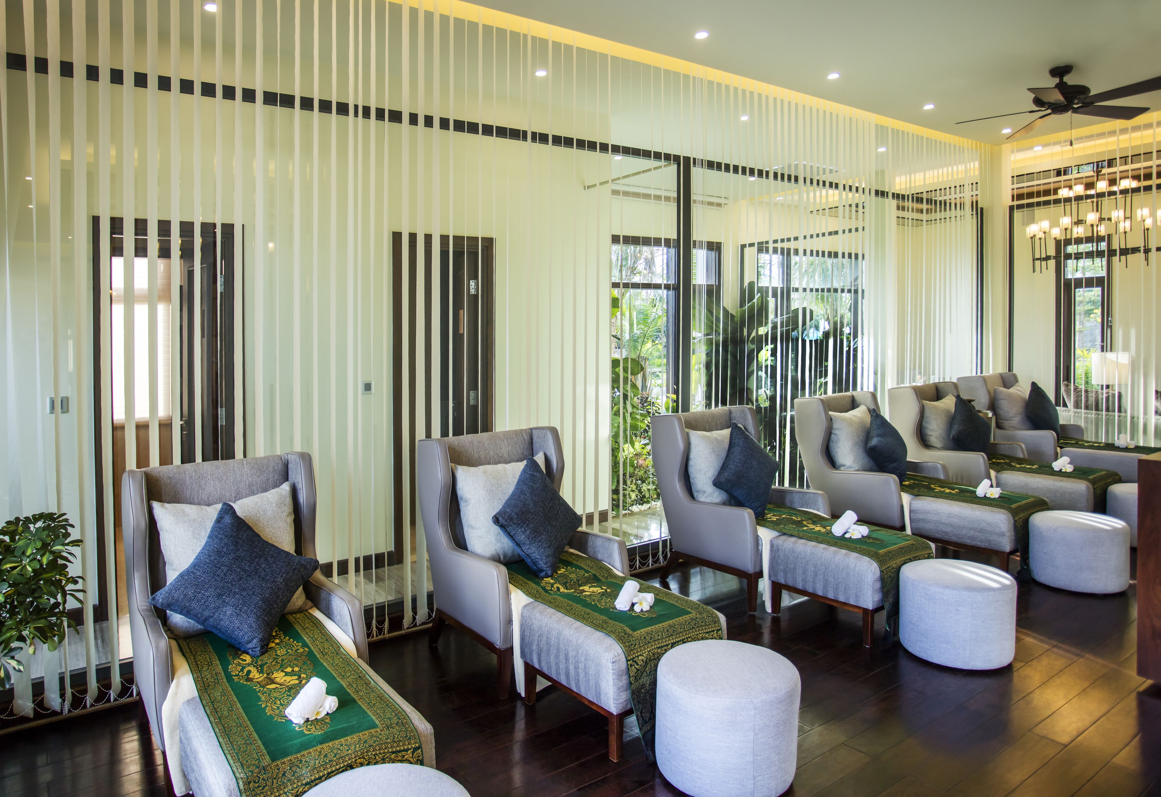 couples treatment room(s), body treatments, hot stone massages