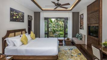 Premium Room | In-room safe, desk, laptop workspace, blackout drapes