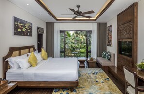 In-room safe, desk, laptop workspace, blackout curtains - Duyen Ha Resort Cam Ranh (Cam Lam)