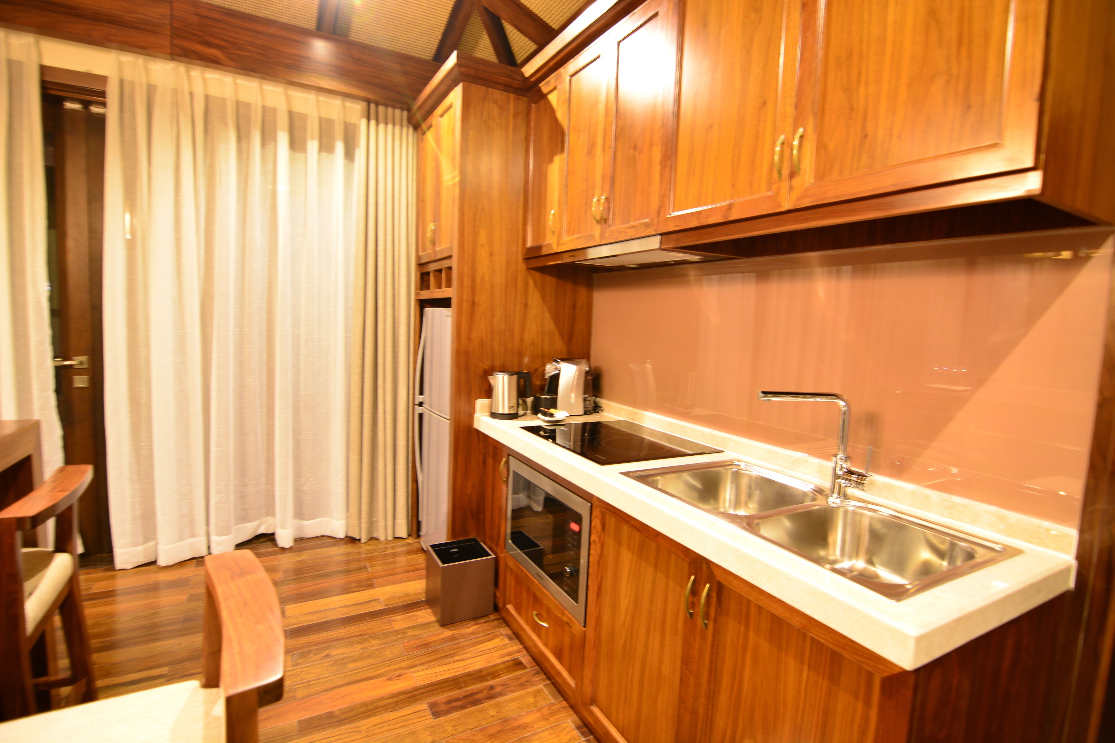 mini-fridge, electric kettle