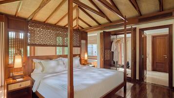 In-room safe, desk, laptop workspace, blackout drapes