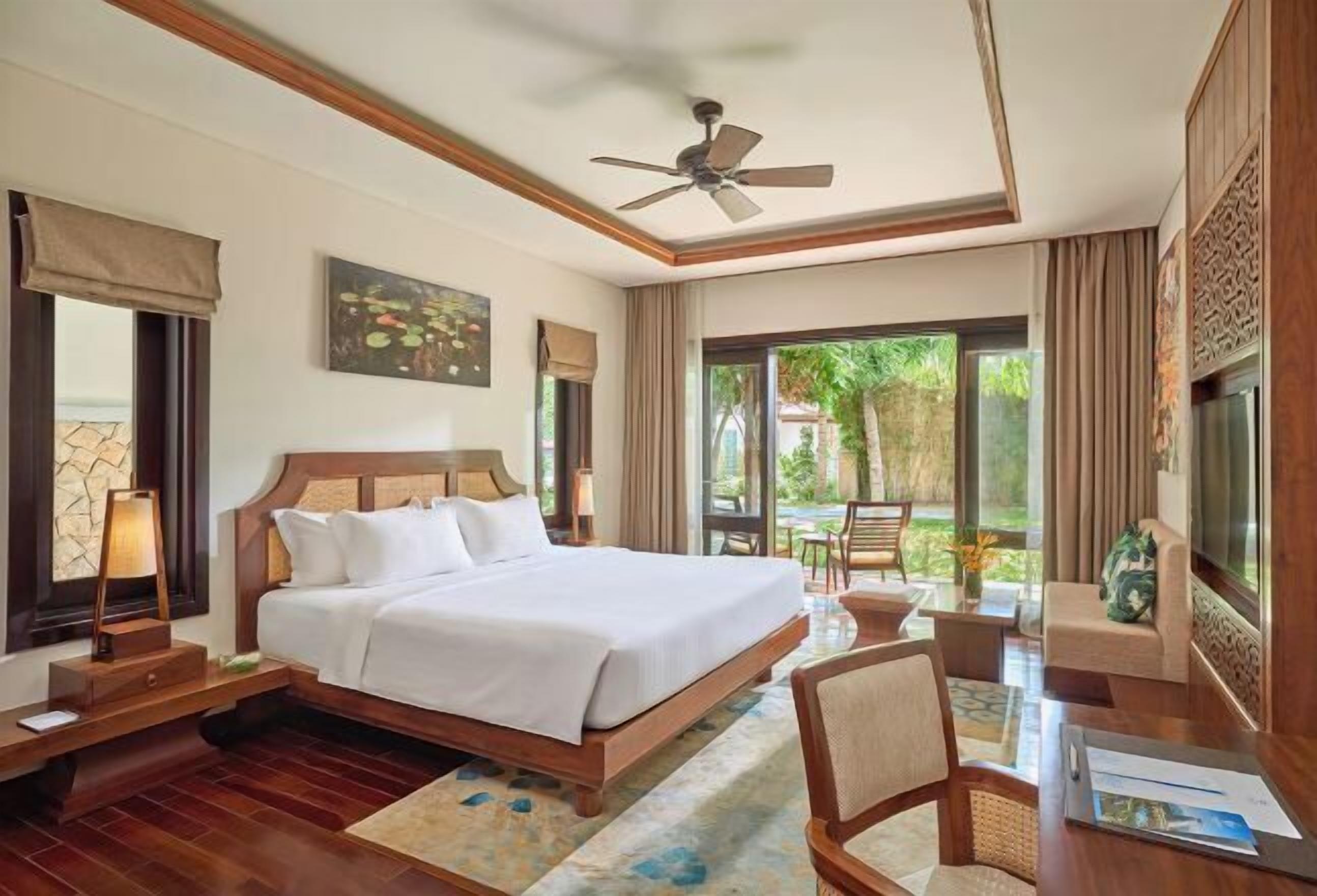 In-room safe, desk, laptop workspace, blackout curtains