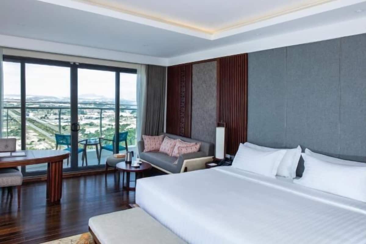 In-room safe, desk, laptop workspace, blackout drapes