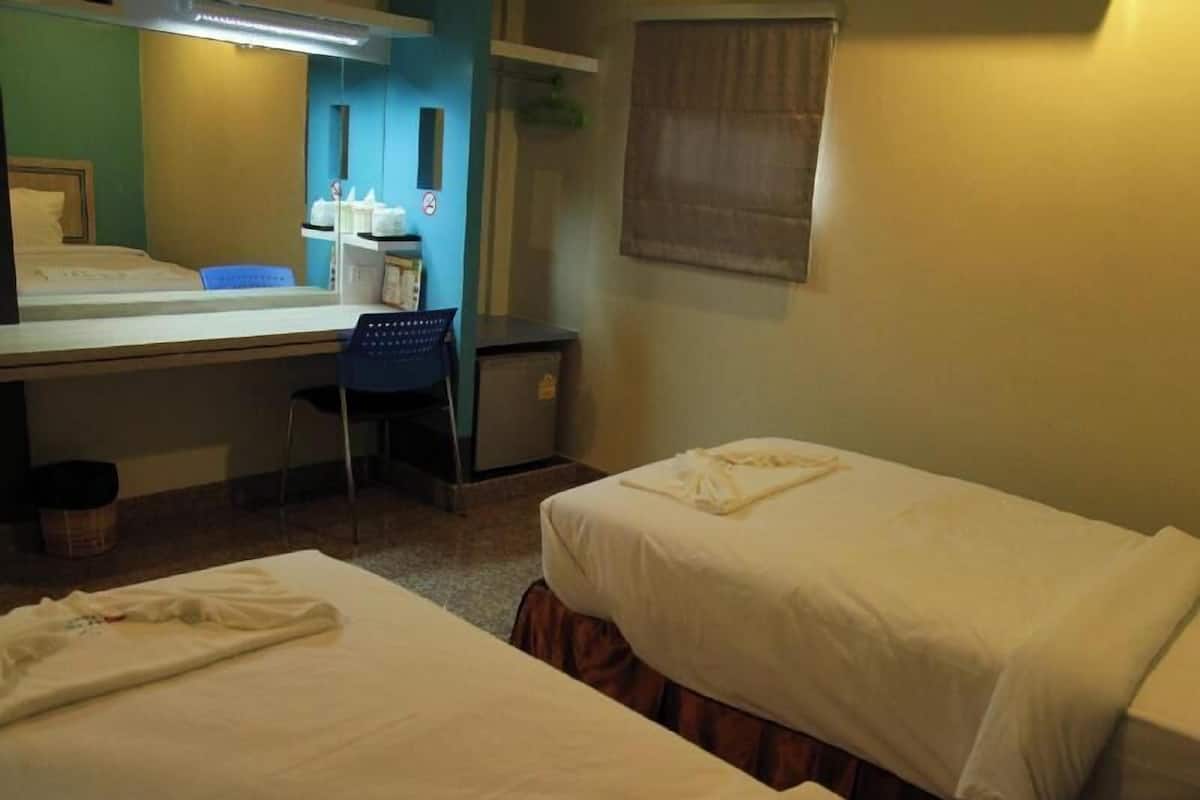 Bureau, rideaux dâobscurcissement, systĂšme dâinsonorisation