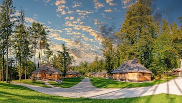 Bungalow, Patio