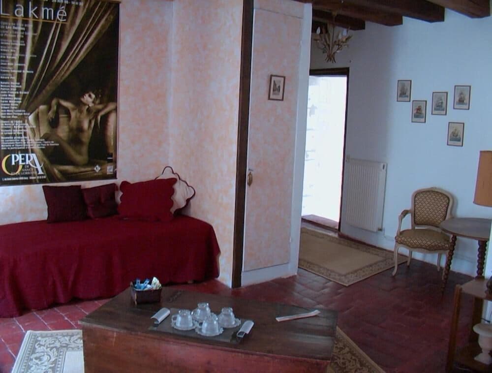 La Demeure Saint-Ours by null