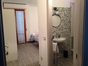 In-room safe, desk, rollaway beds, free WiFi - Residenza Cisanello (Pisa)