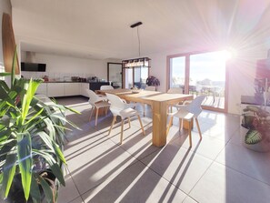 Family Villa, 3 Bedrooms, Mountain View, Garden Area | Living area