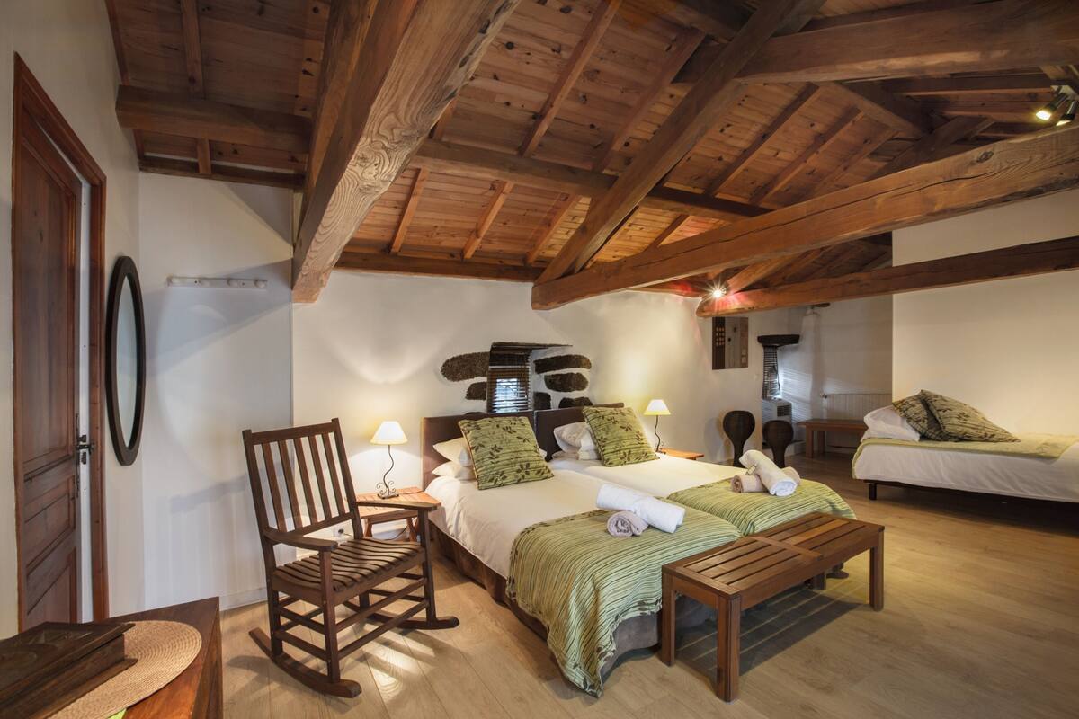 Room Combale, mountain view