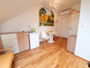 Chambre Double, 1 lit double | Coin séjour