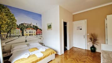 Studio, Balcony | Individually decorated, desk, soundproofing, free WiFi