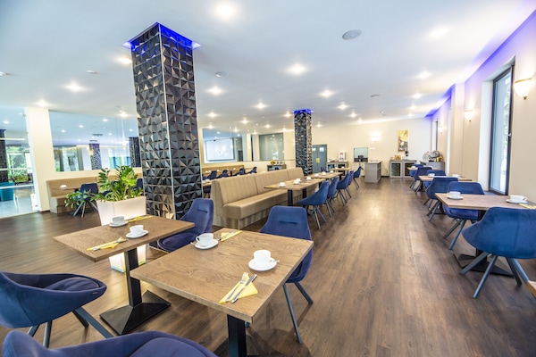 Daily buffet breakfast (CZK 300 per person)