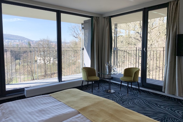 Cortinas blackout, sistema de insonorización y wifi gratis