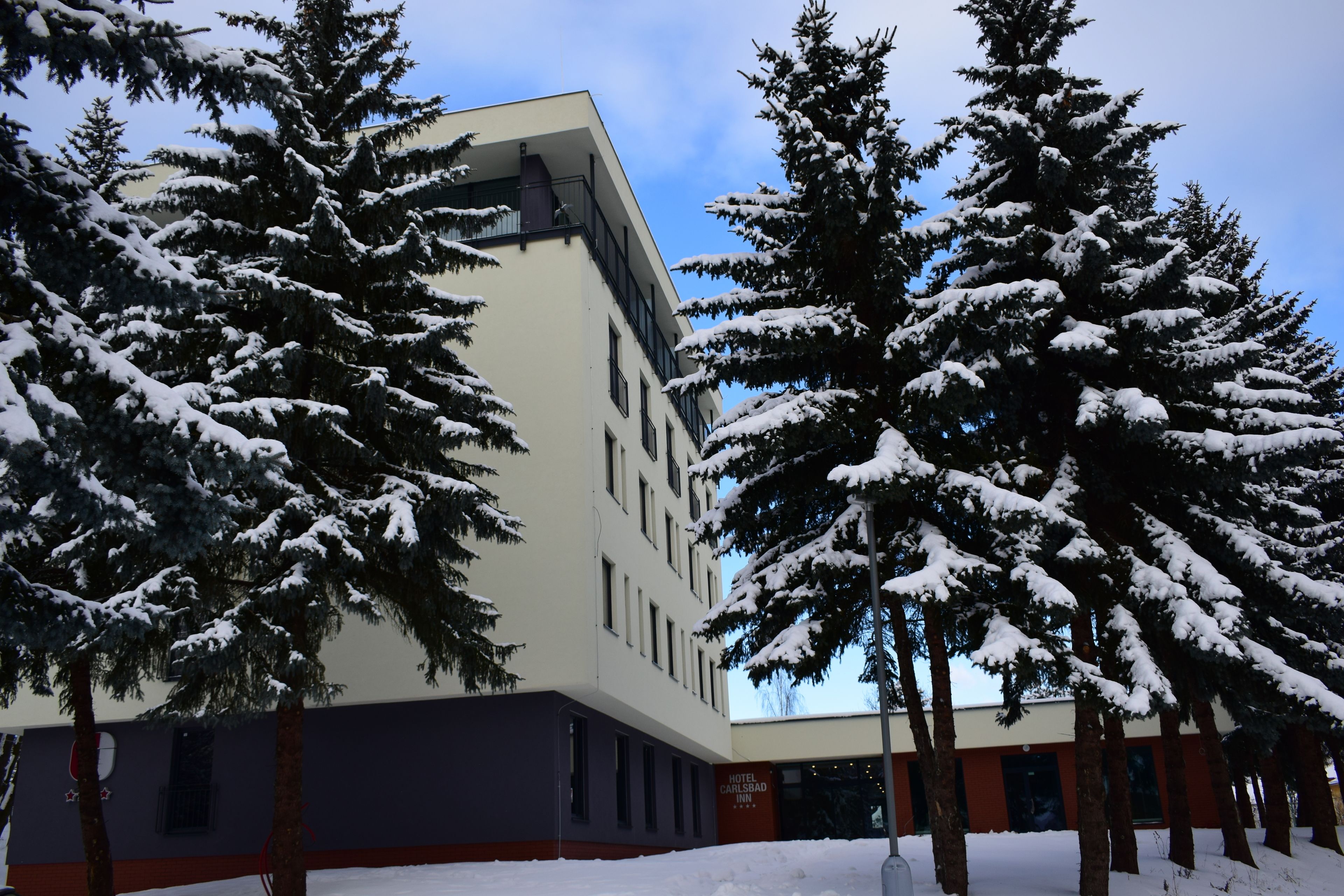 Vista frontal de la propiedad