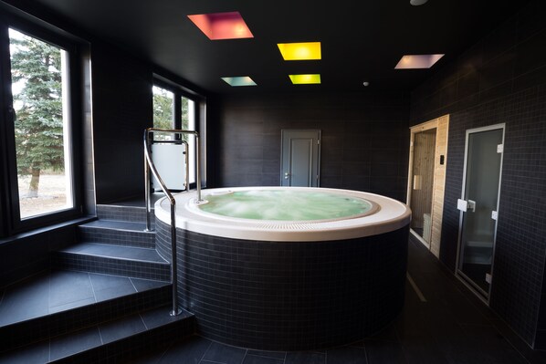 Bañera de hidromasaje interior