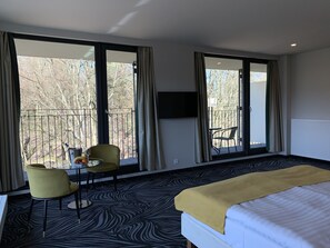 Cortinas blackout, sistema de insonorización y wifi gratis 