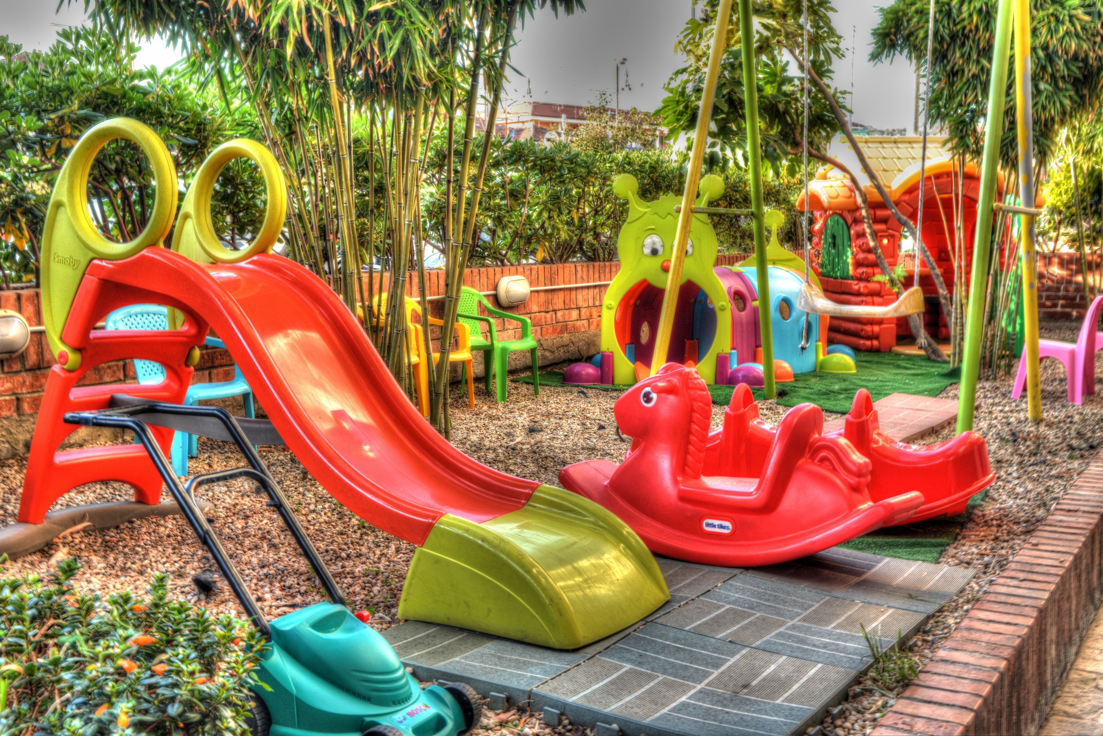 children’s play area – outdoor