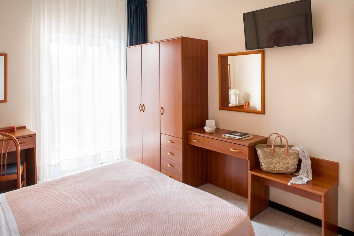 Habitación estándar con 1 cama doble o 2 individuales, balcón | Vistas desde la habitación