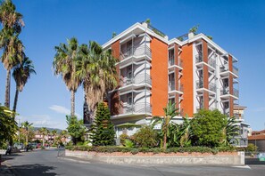 Fachada de la propiedad