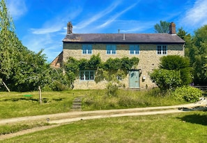 Front of property - Home Farm Bed & Breakfast (Milton Keynes)