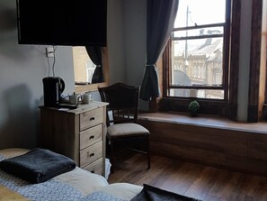 Iron/ironing board