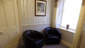 Apartment, 2 Bedrooms, Ensuite | Living area - Ryvington B&B (Abergavenny)