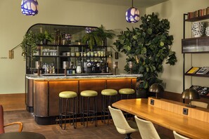 Bar (en el alojamiento)
