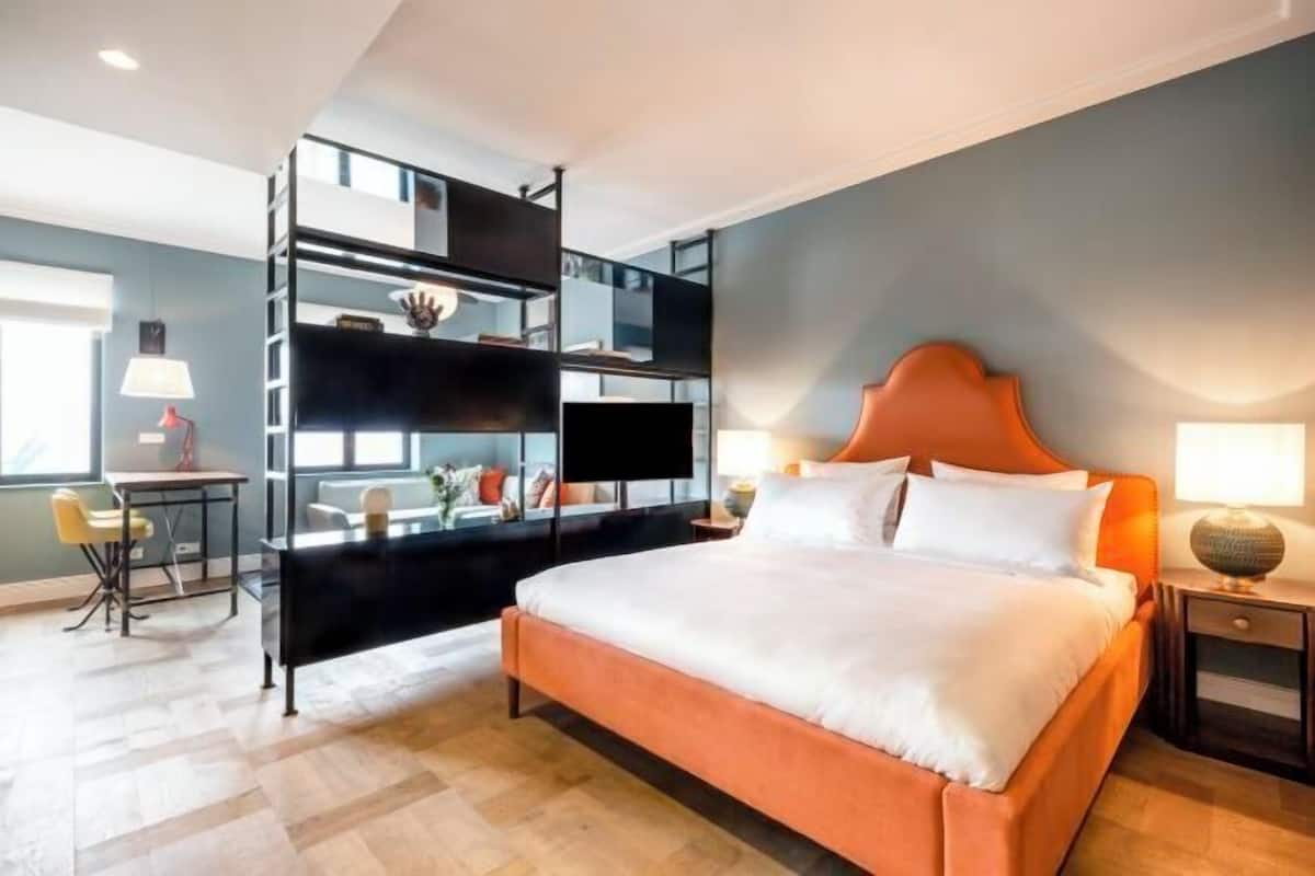 Premium bedding, in-room safe, individually furnished, blackout curtains