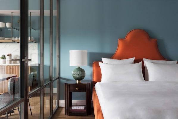 Apartamento família, 2 quartos | Roupas de cama premium, cofres nos quartos, individualmente mobiliados